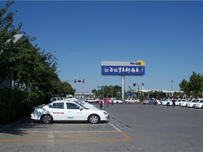 学车小课堂：新手应该如何进行开车
